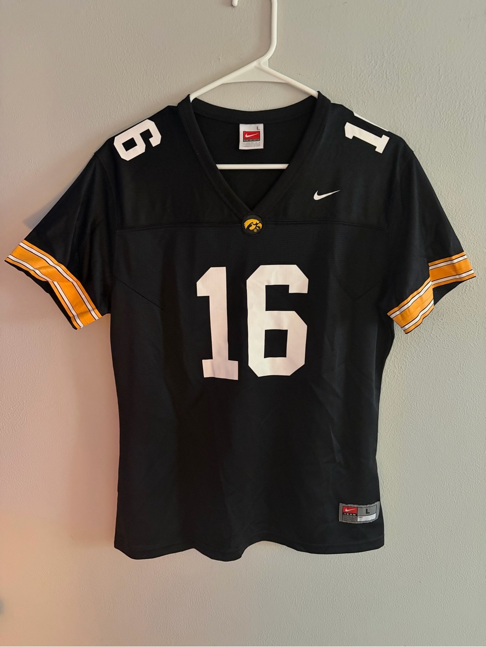 Nike Team IOWA HAWKEYES Football Jersey #16 Chuck Long Retired Sz Youth Large